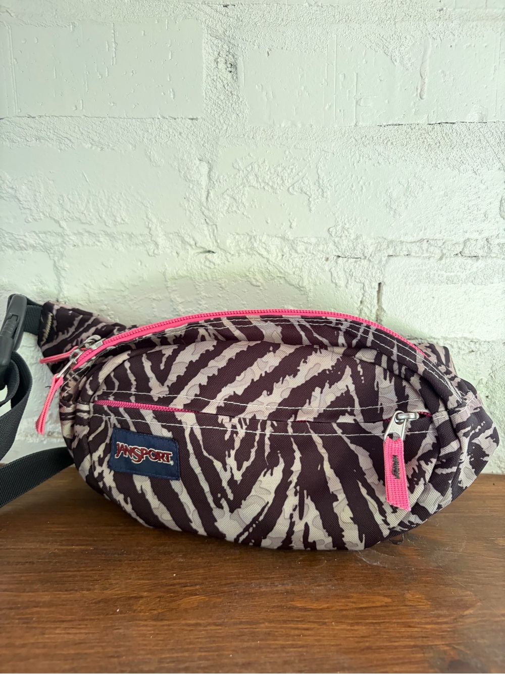 Jansport Zebra Print Fanny pack Waist Bag with Pink Accents